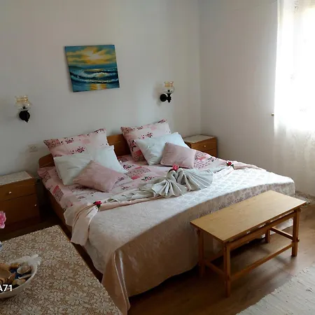 Hrastic Apartament *