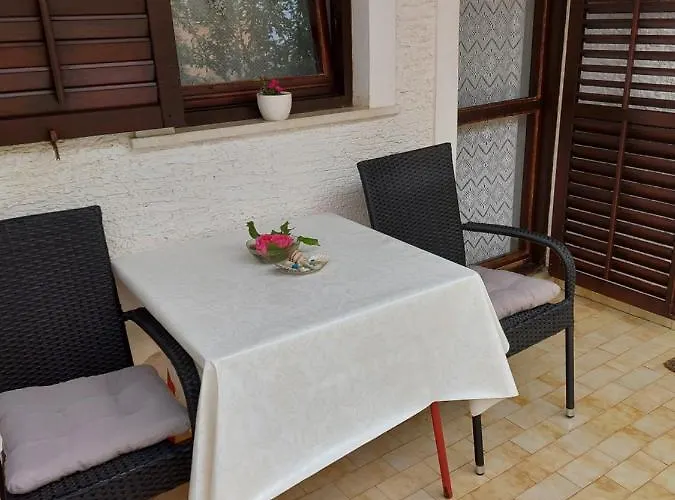 Hrastic Apartament *