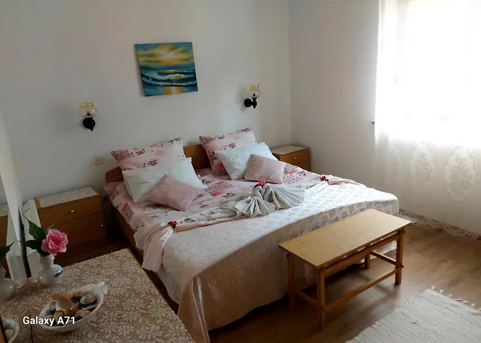 Hrastic Apartament *